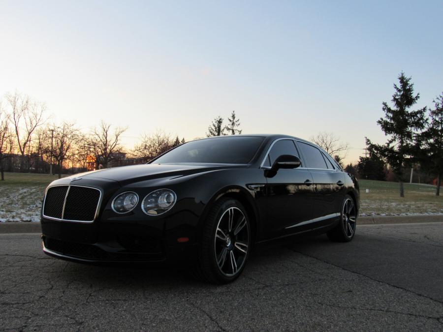  Bentley Flying Spur V8 S 2017 года  (фото 1 из 154)